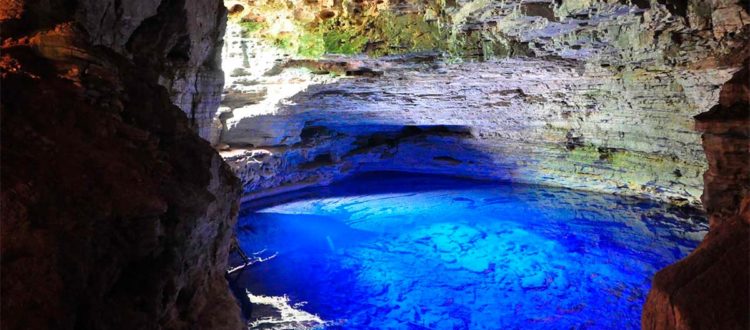Gruta do Lago Azul para um ano novo alternativo