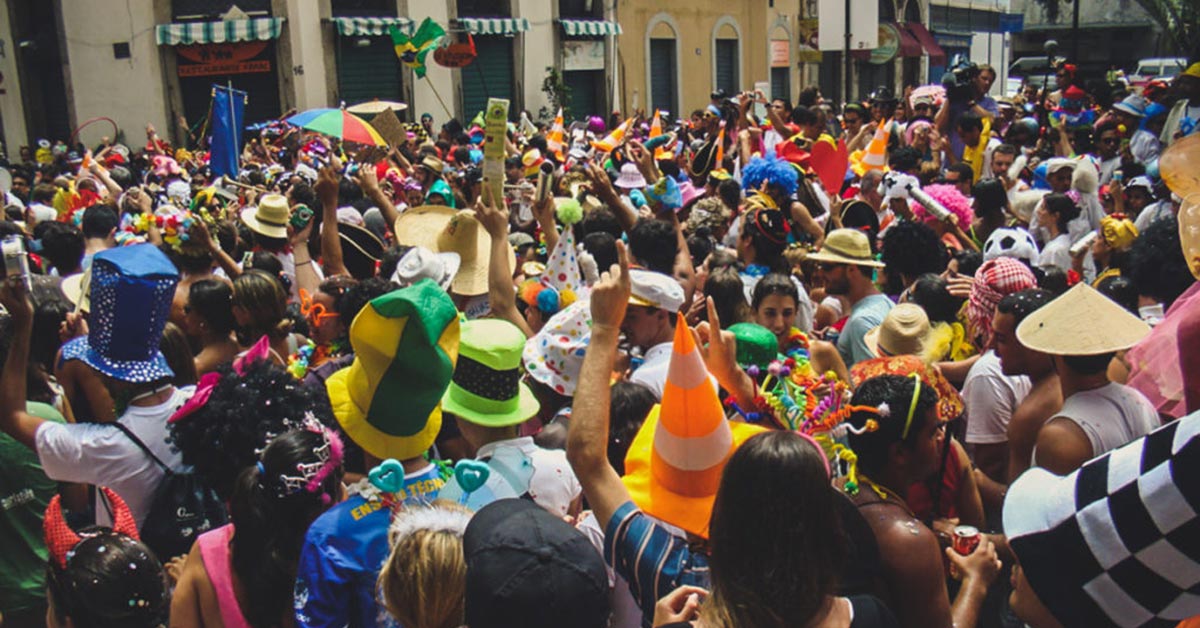 Foiliões no carnaval no Rio de Janeiro